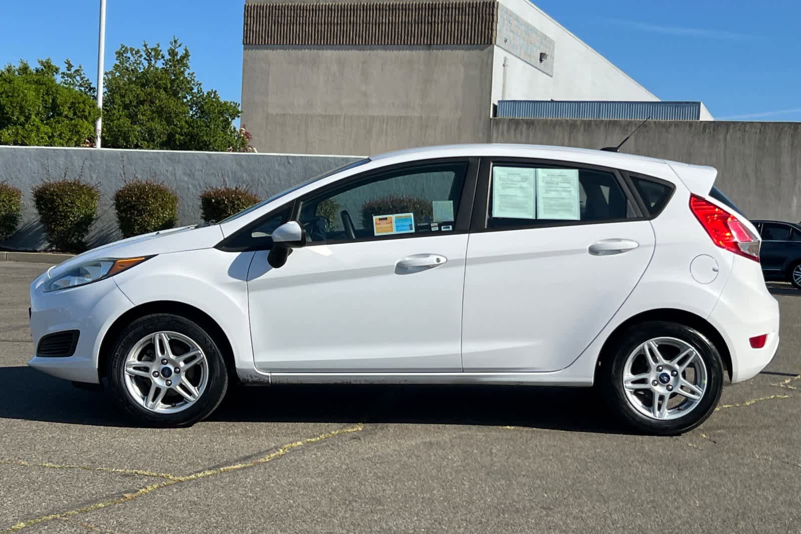 Used 2019 Ford Fiesta SE image 9
