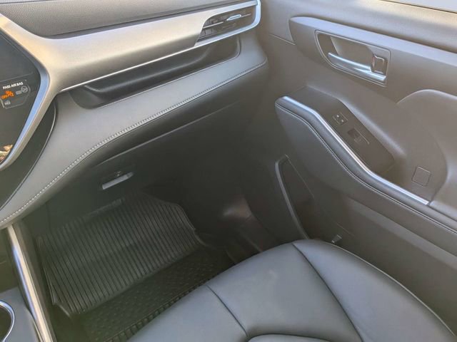 Used 2023 Toyota Highlander XLE image 15