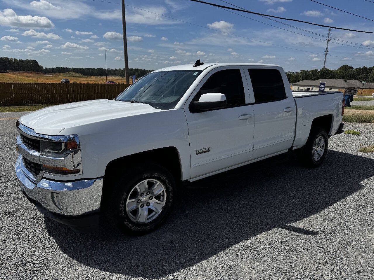 Used 2018 Chevrolet Silverado 1500 LT w/ Texas Edition RWD image 3