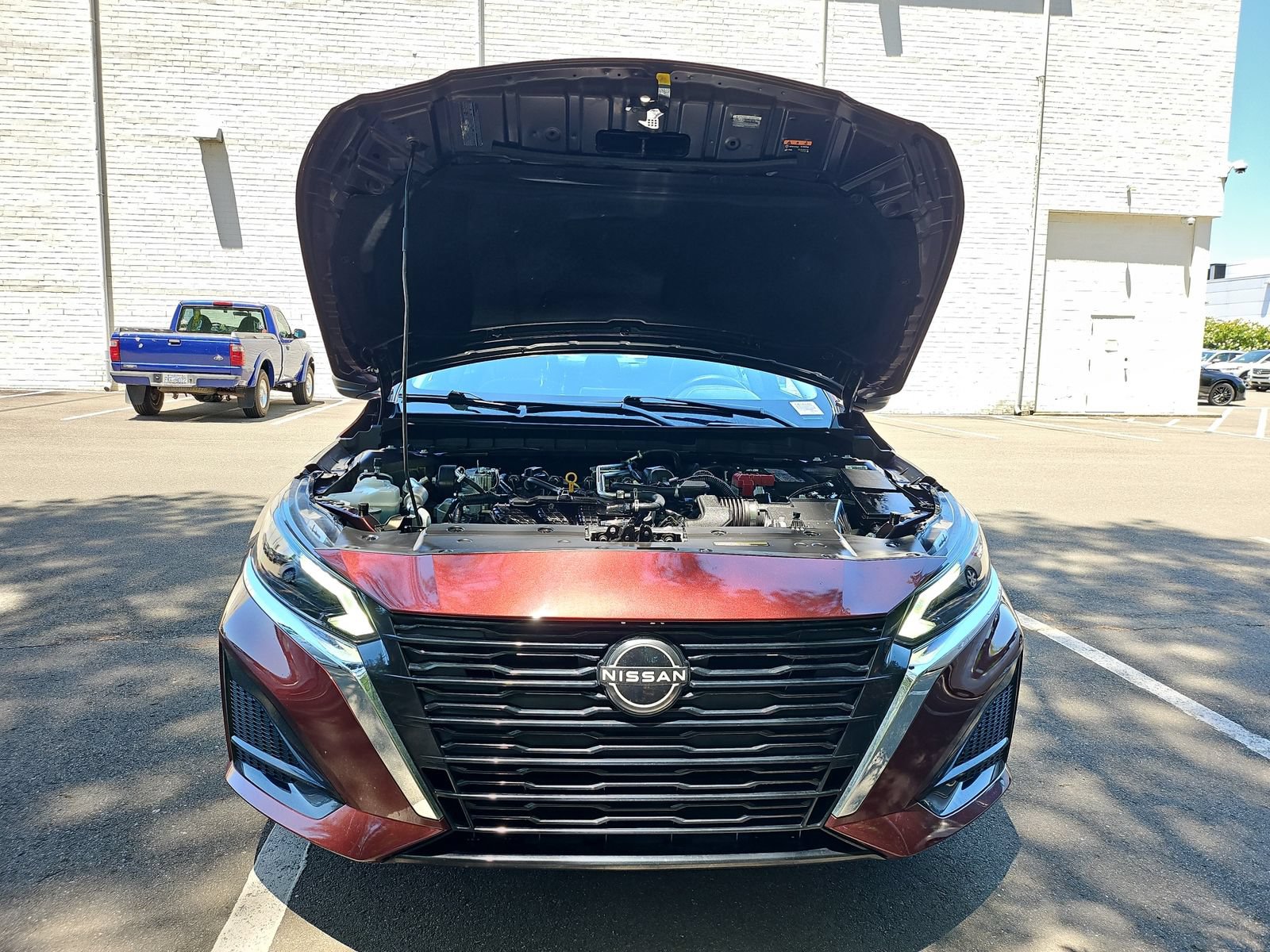 Used 2025 Nissan Altima 2.5 SV FWD image 33