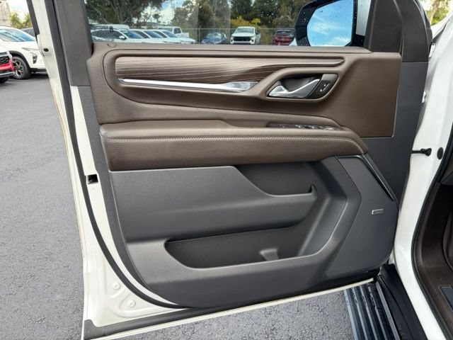 Used 2023 GMC Yukon XL Denali w/ Advanced Technology Package AWD/4WD image 12