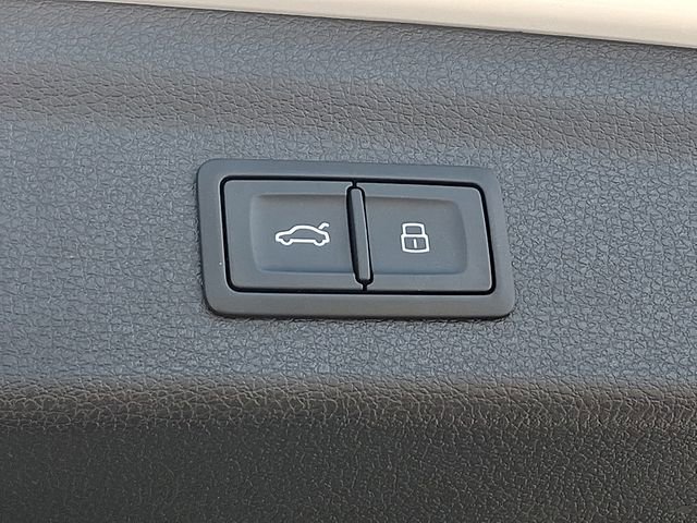 Used 2024 Audi Q3 2.0T Premium image 30