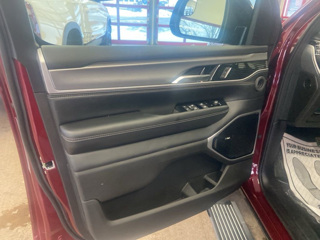 New 2026 Jeep Grand Wagoneer L Limited w/ Premium Group II image 11