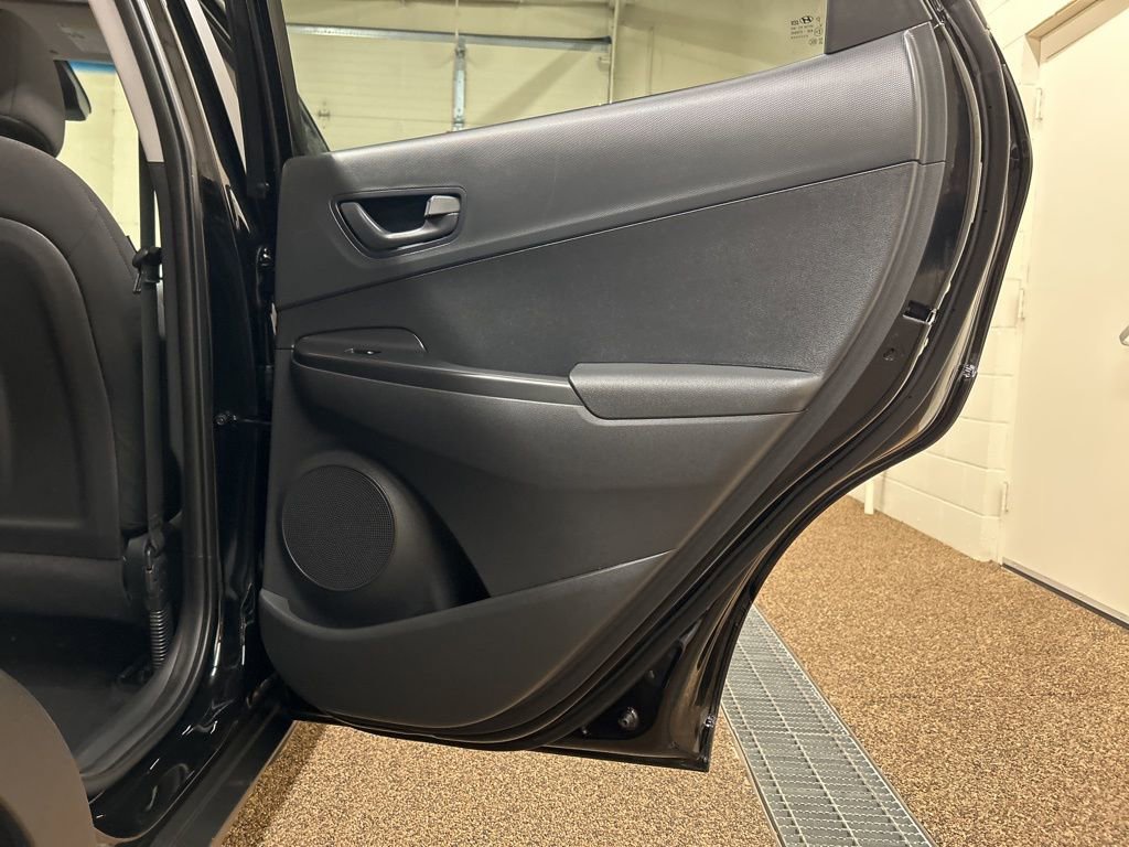 Used 2023 Hyundai Kona SEL AWD/4WD image 15