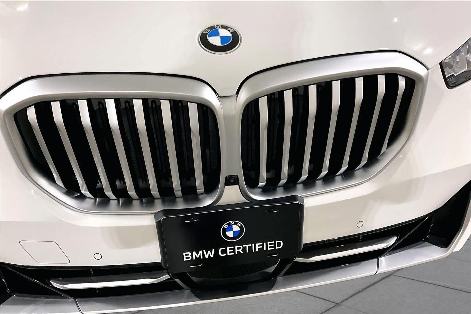 Certified 2025 BMW X5 xDrive40i w/ Parking Assistance Package AWD/4WD image 31