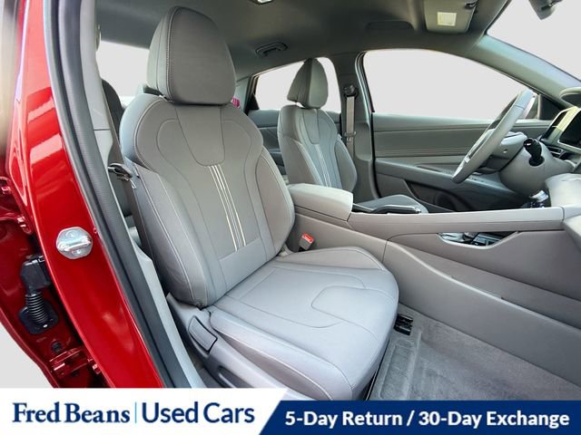 Used 2025 Hyundai Elantra Sport image 27