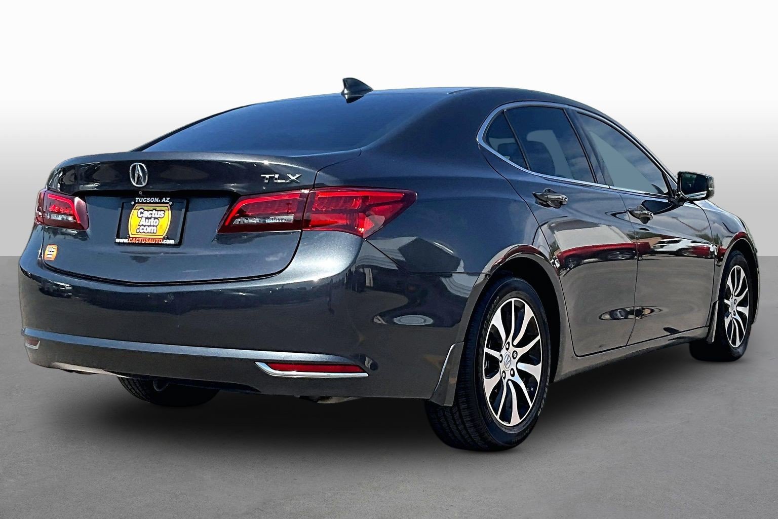 Used 2016 Acura TLX FWD image 2