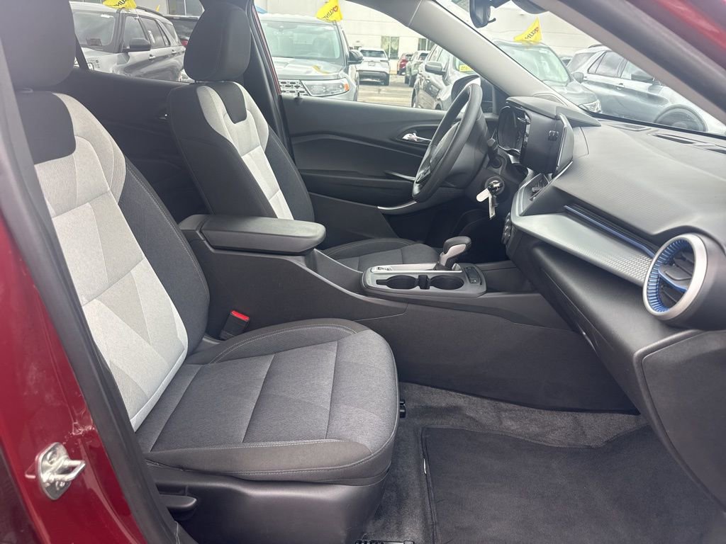 Used 2025 Chevrolet Trax LS image 15