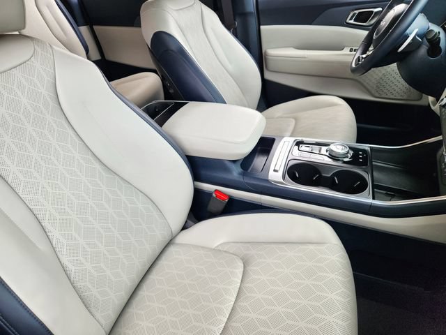 Used 2026 Kia Carnival EX FWD image 14