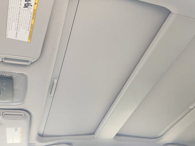 Used 2025 Toyota Prius Limited w/ Limited Premium Package FWD image 19