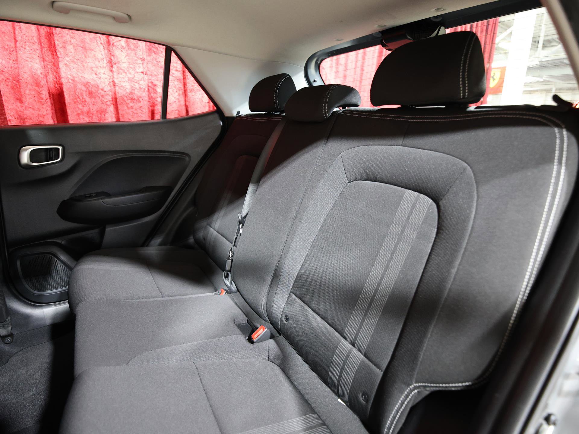 Used 2020 Hyundai Venue SEL w/ Convenience Package image 14