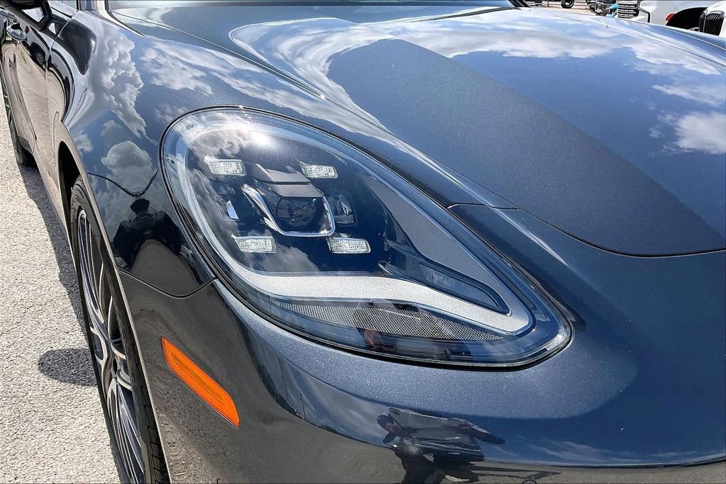 Used 2021 Porsche Panamera 4S image 32