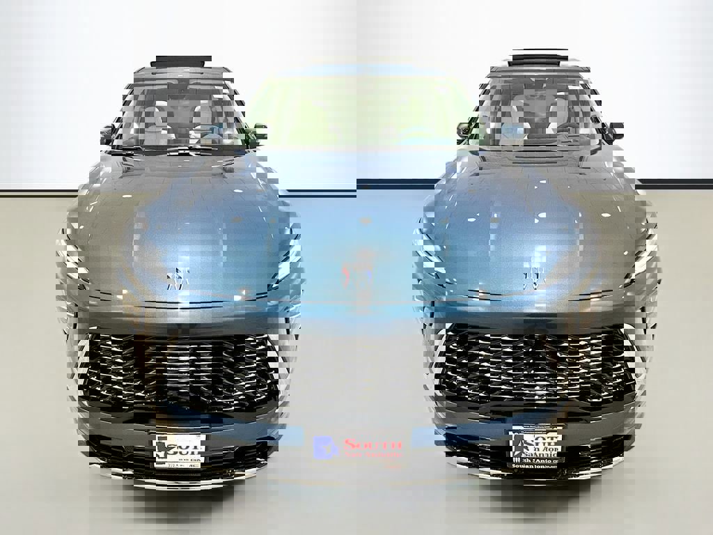 New 2026 Buick Enclave Avenir image 2