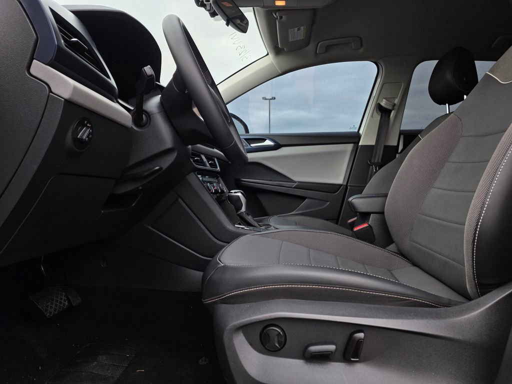 Used 2023 Volkswagen Taos SE image 10