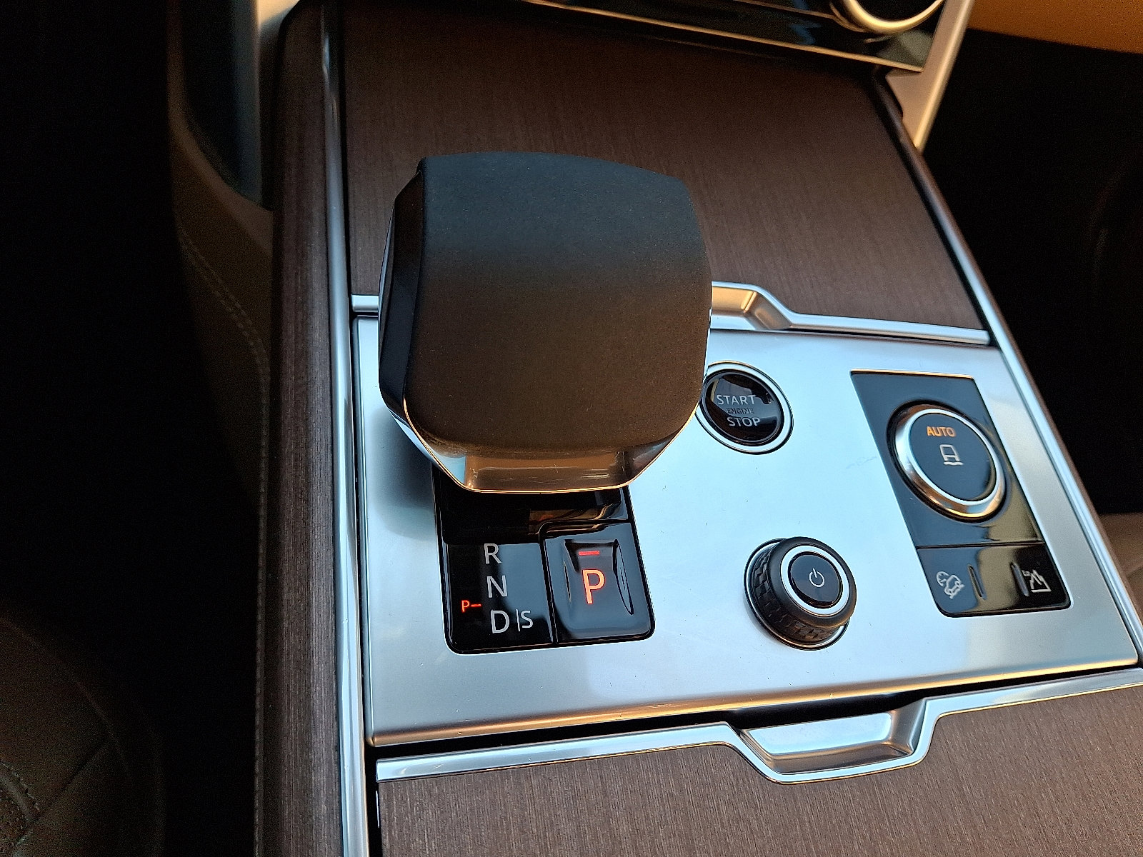 Used 2023 Land Rover Range Rover SE image 15