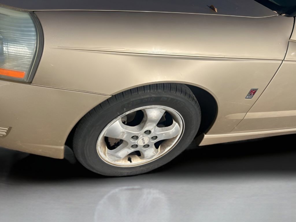 Used 2004 Saturn L-Series L300 image 25