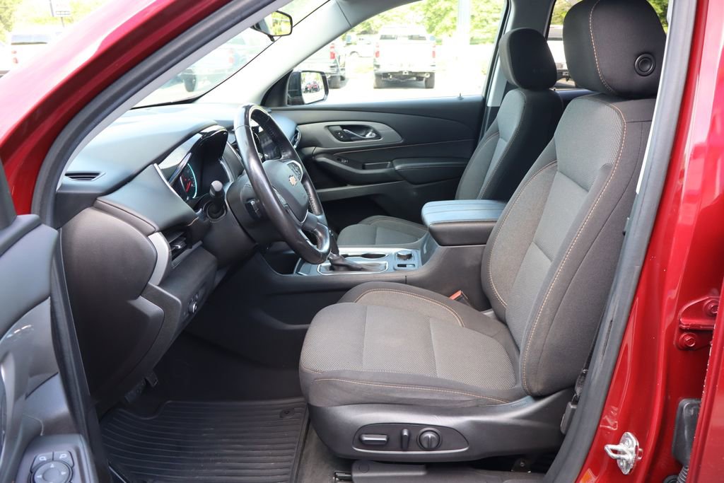Used 2020 Chevrolet Traverse LT FWD image 4