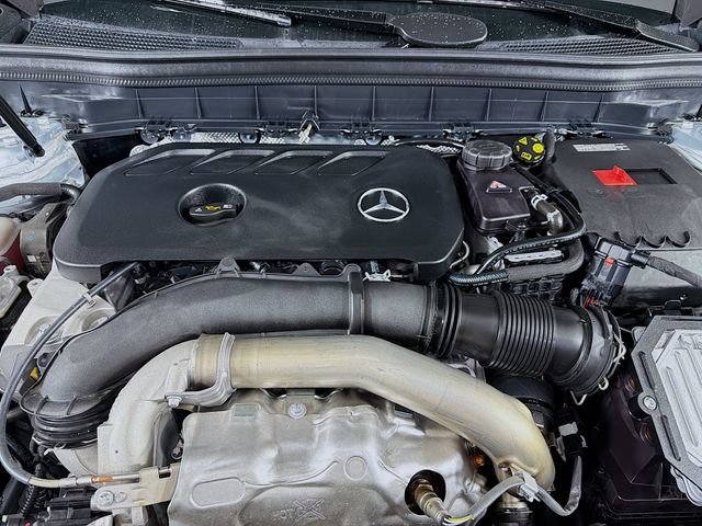 Used 2025 Mercedes-Benz GLB 250 image 36
