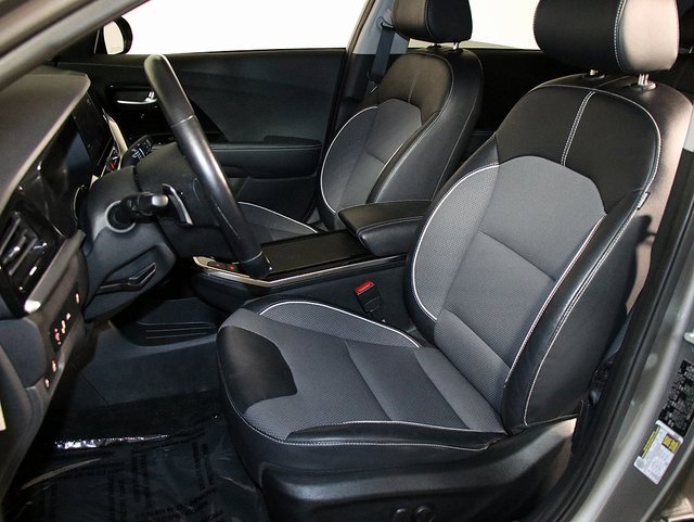 Used 2022 Kia Niro EX w/ Cold Weather Package image 4