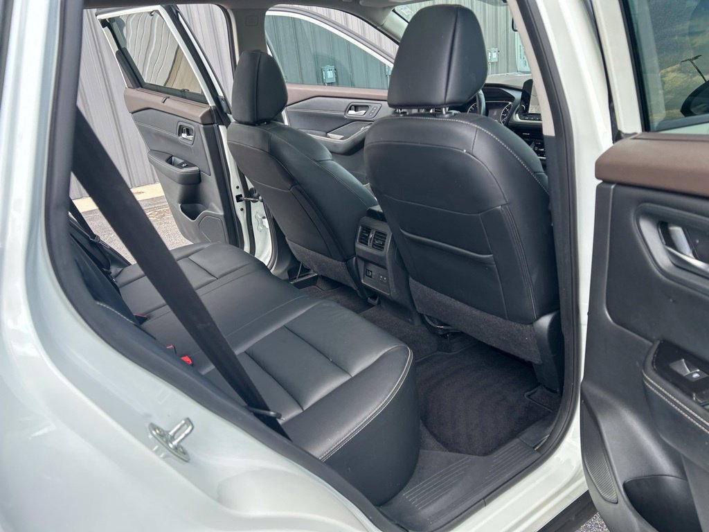 Used 2023 Nissan Rogue SL w/ SL Premium Package FWD image 27