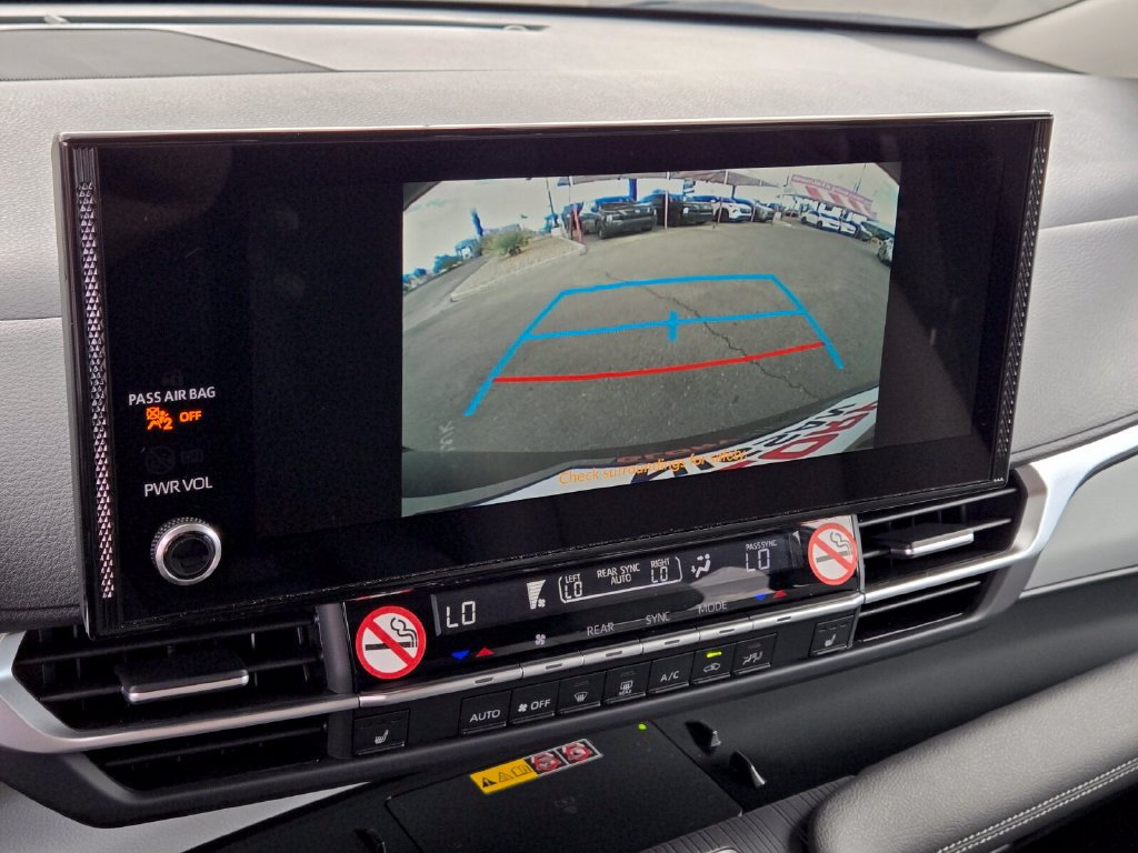 Used 2025 Toyota Sienna XLE FWD image 29