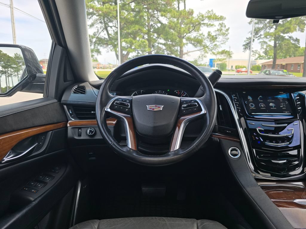 Used 2017 Cadillac Escalade Premium Luxury AWD/4WD image 13