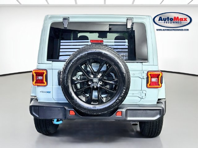 Used 2024 Jeep Wrangler Unlimited Sahara AWD/4WD image 7