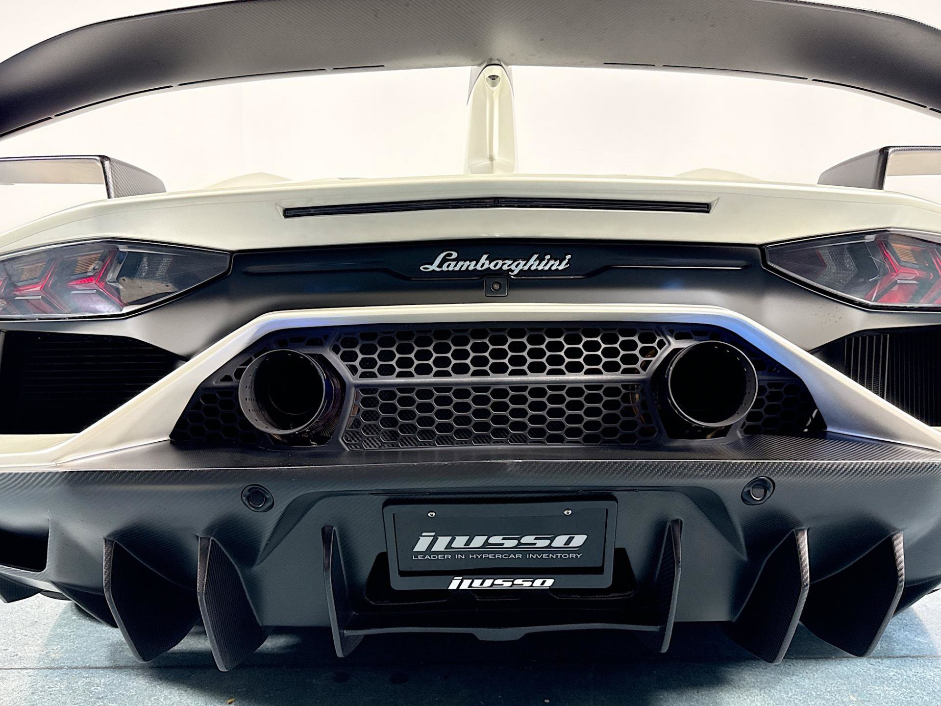 Used 2020 Lamborghini Aventador SVJ AWD/4WD image 58