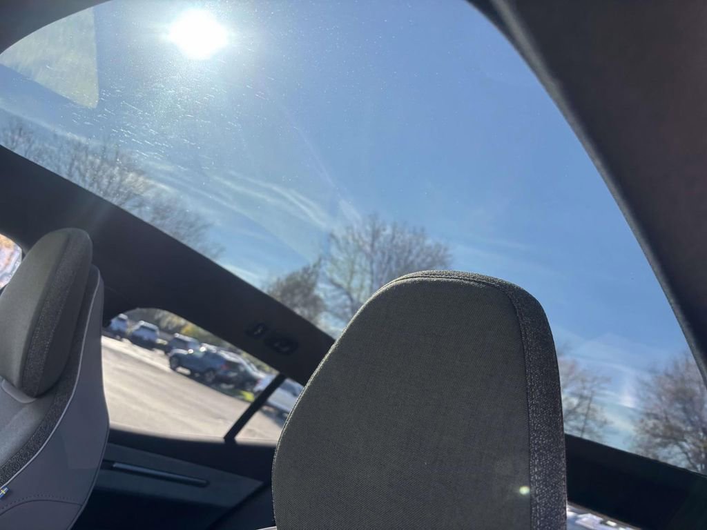 New 2025 Volvo EX30 Plus w/ Protection Package Premier image 22