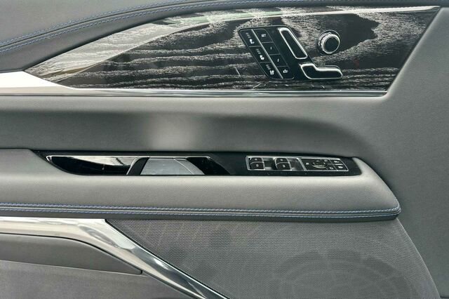 New 2025 Cadillac Escalade IQ Sport 1 w/ LPO, ONYX Package image 11