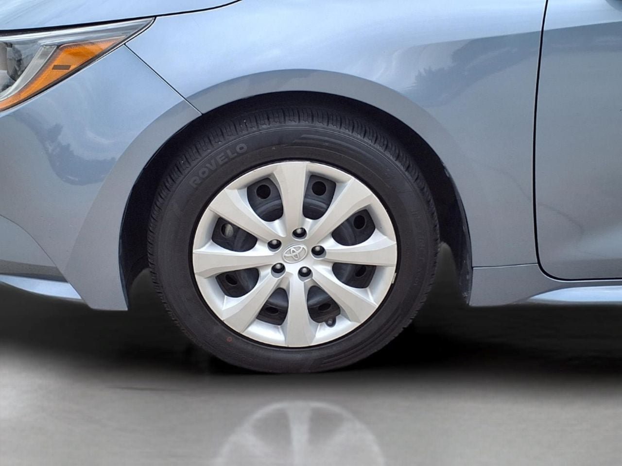 Used 2024 Toyota Corolla LE FWD image 9