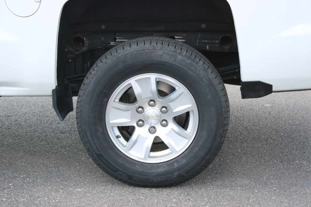 Used 2018 Chevrolet Silverado 1500 LT w/ All Star Edition RWD image 21