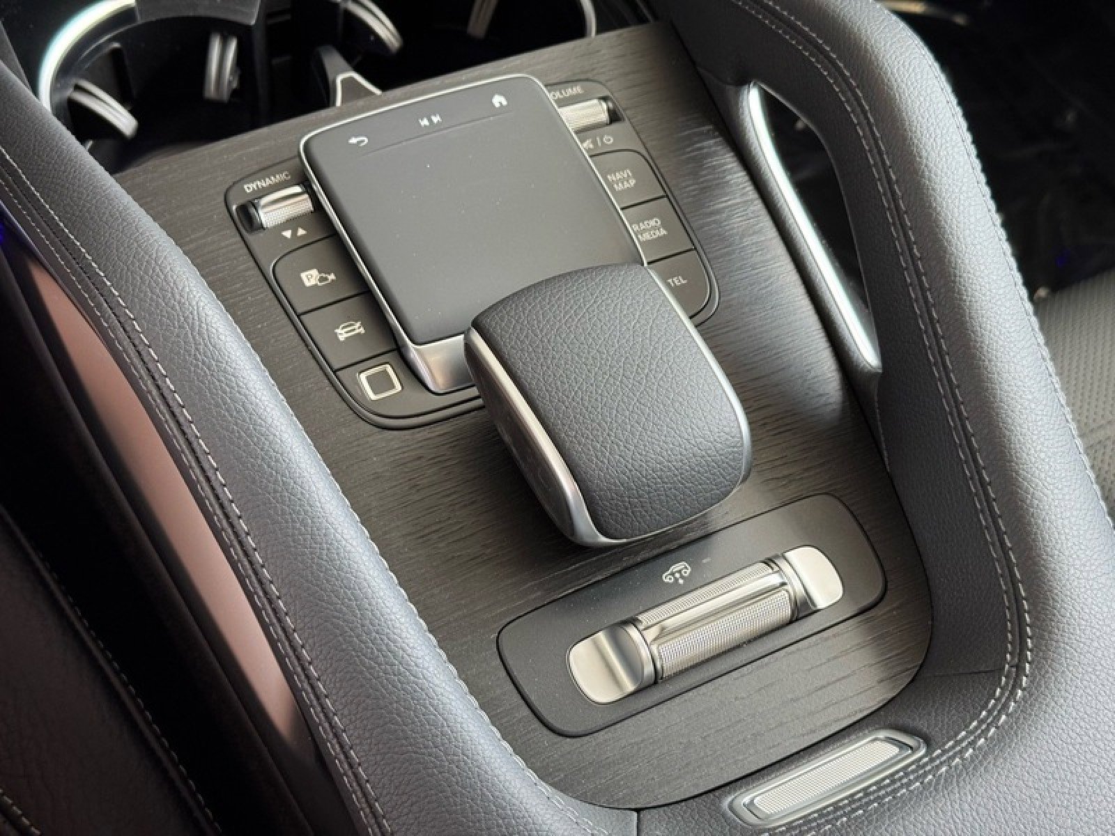 New 2026 Mercedes-Benz GLE 580 4MATIC image 30