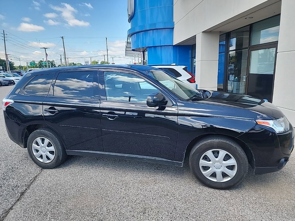 Used 2014 Mitsubishi Outlander ES FWD image 5