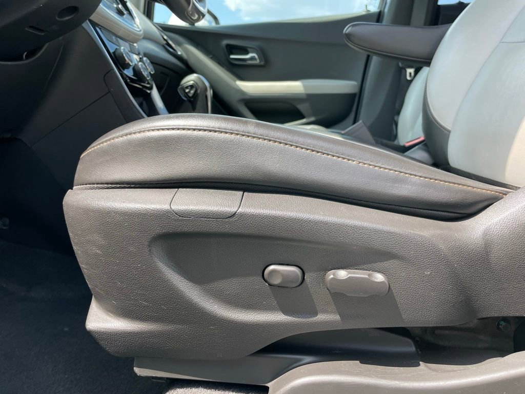 Used 2017 Chevrolet Trax Premier FWD image 24