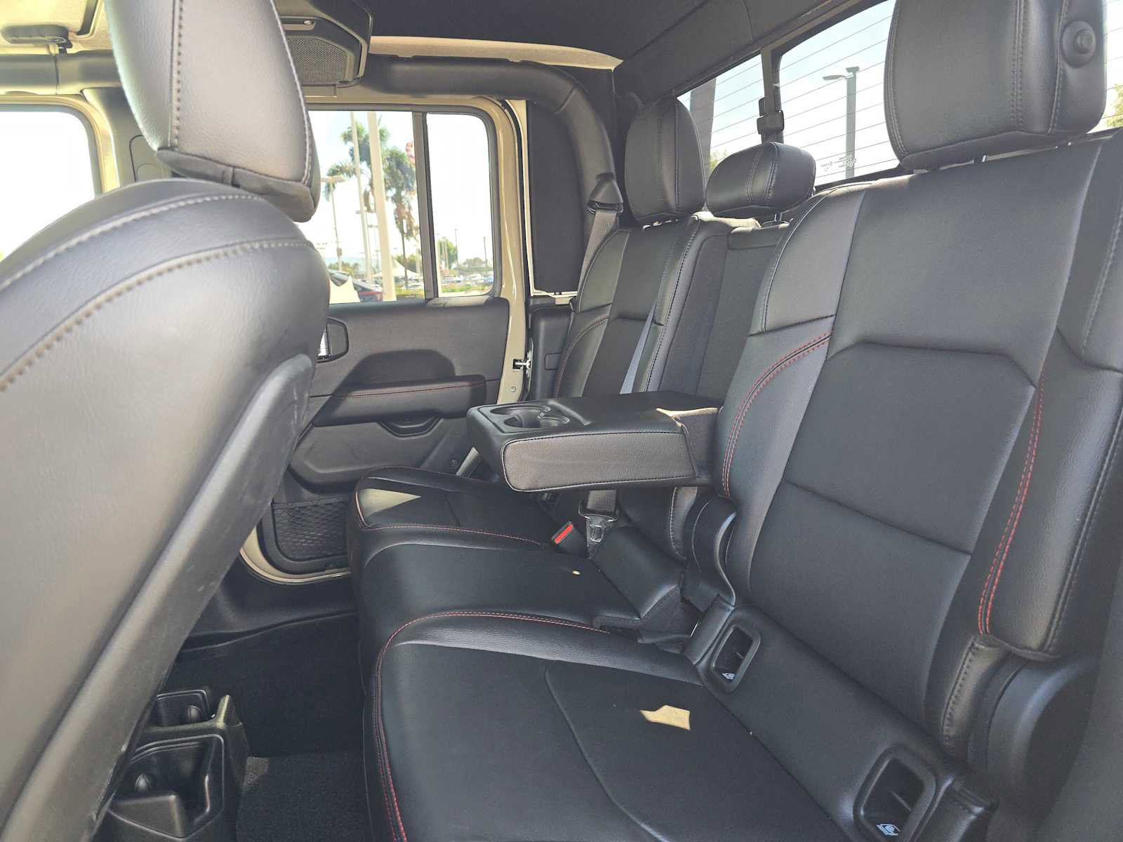 Used 2020 Jeep Gladiator Rubicon AWD/4WD image 17