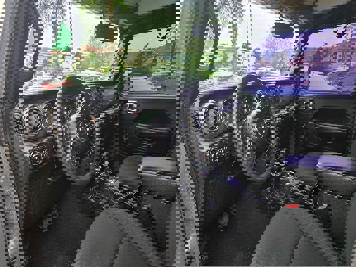 Used 2022 Jeep Gladiator Sport image 13