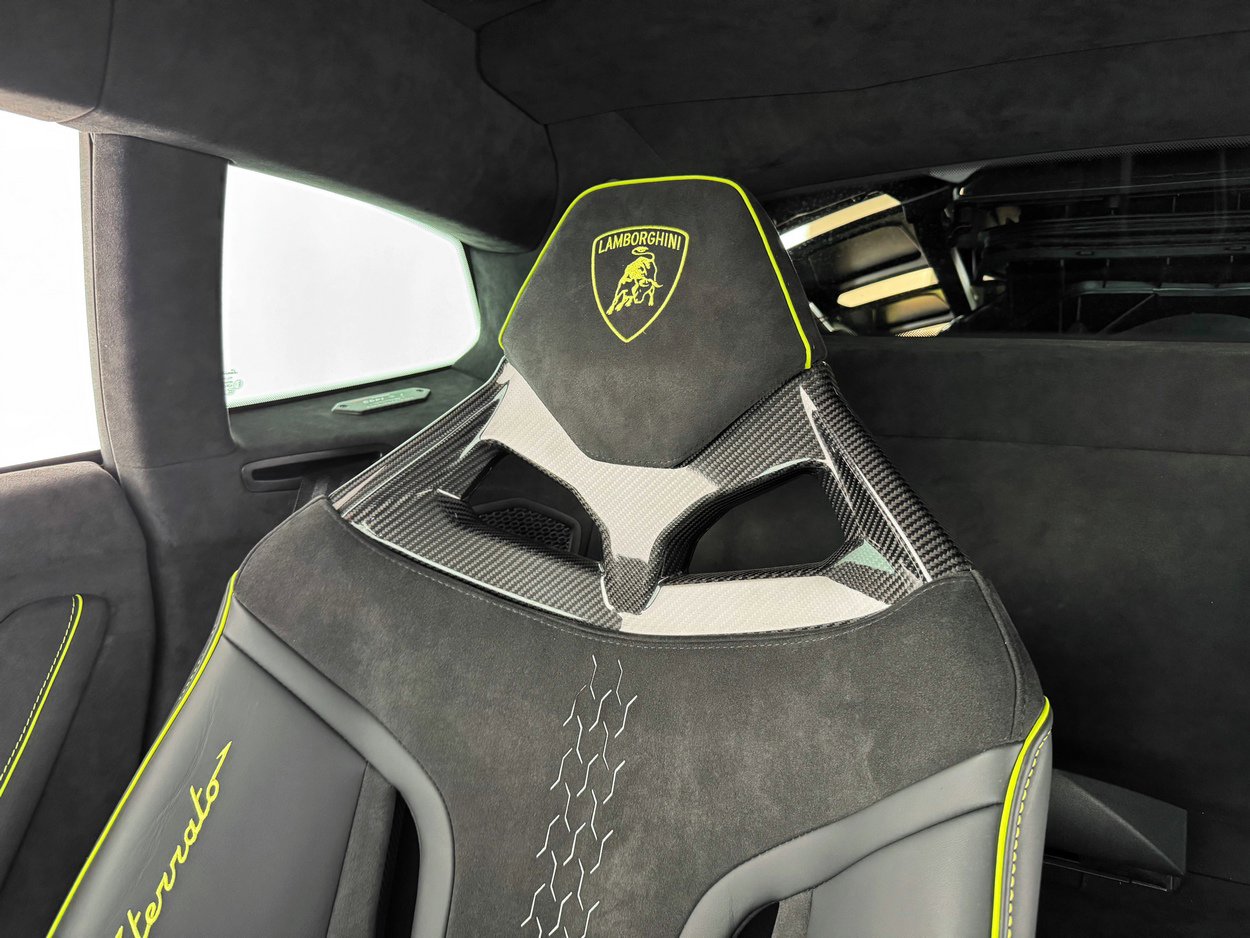 Used 2023 Lamborghini Huracan Sterrato image 27