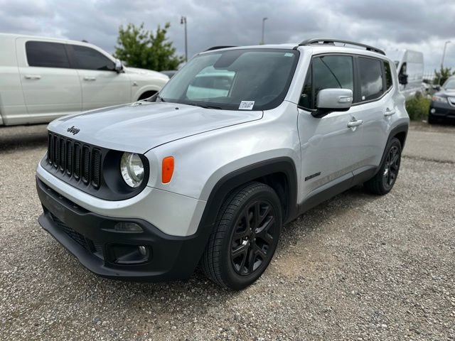 Used 2017 Jeep Renegade Altitude FWD video 3