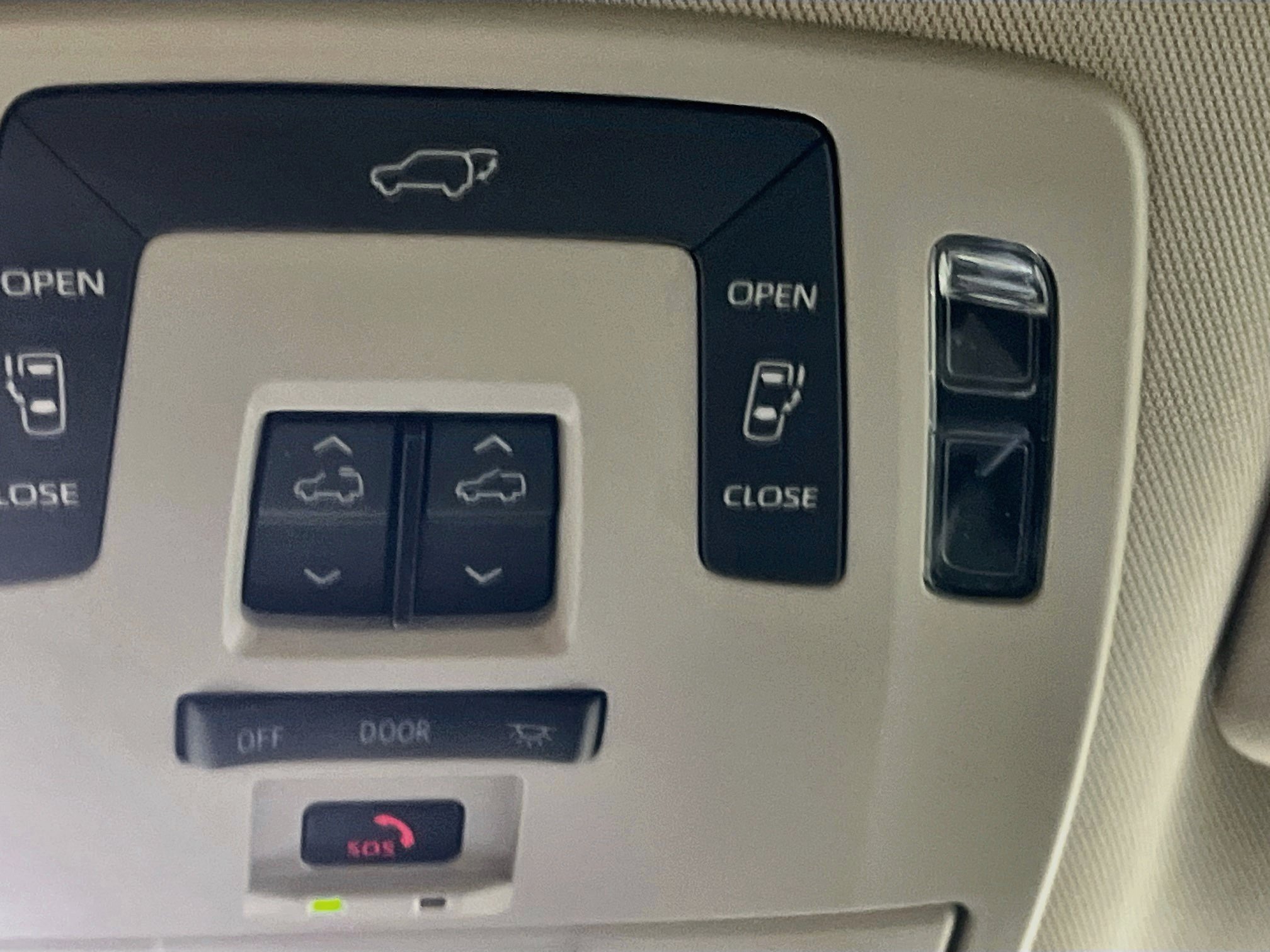 Used 2025 Toyota Sienna XLE FWD image 22