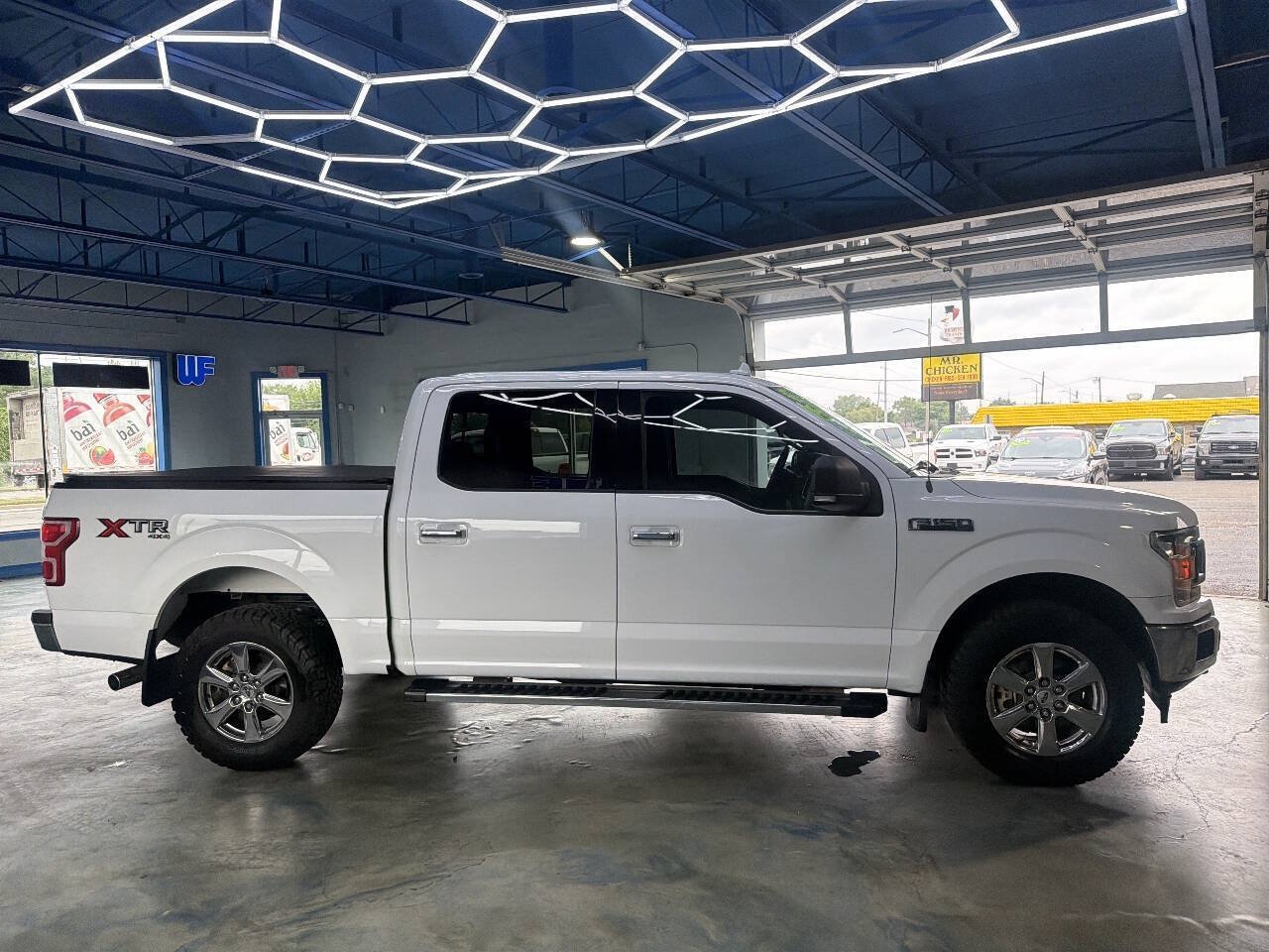 Used 2018 Ford F150 XLT w/ Equipment Group 302A Luxury AWD/4WD image 8