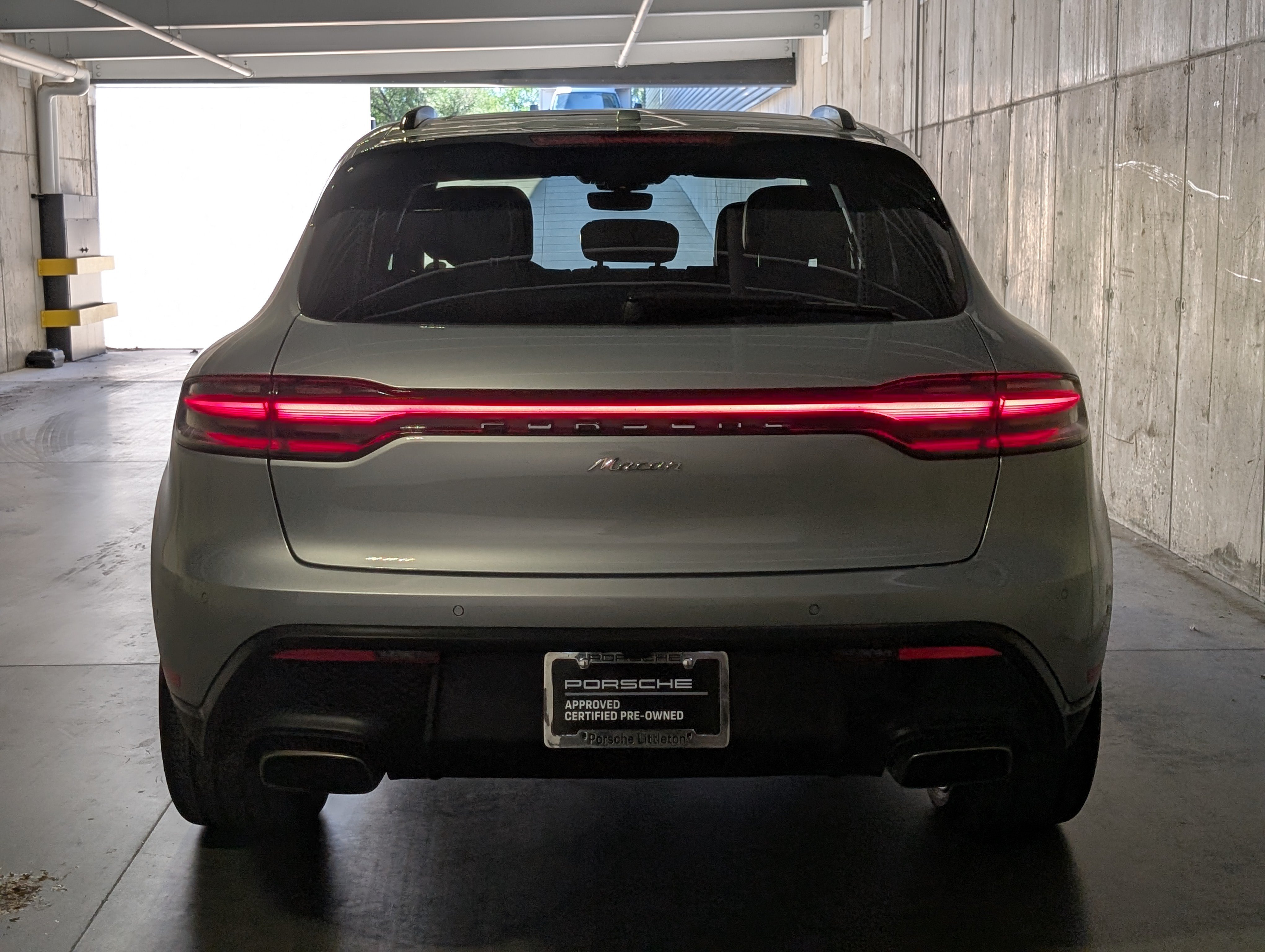 Certified 2023 Porsche Macan Turbo AWD/4WD image 8