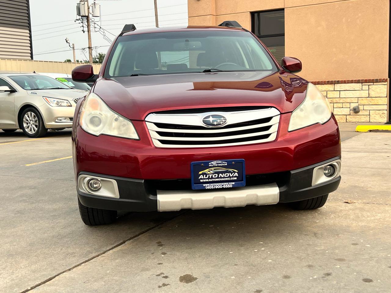 Used 2012 Subaru Outback 2.5i Limited AWD/4WD image 2