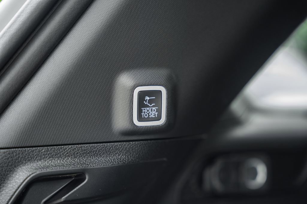 New 2025 Jeep Grand Cherokee Laredo X w/ Luxury Tech Group I image 11