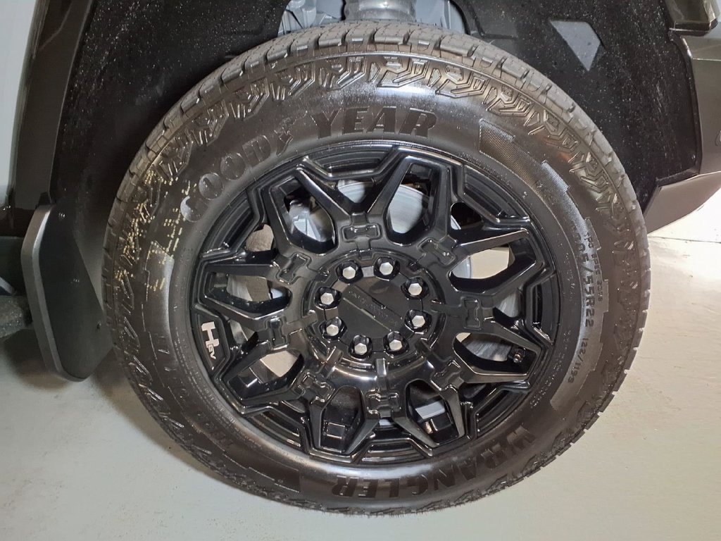 New 2026 GMC Hummer EV 4x4 Crew Cab w/ LPO, Illumination Package image 4