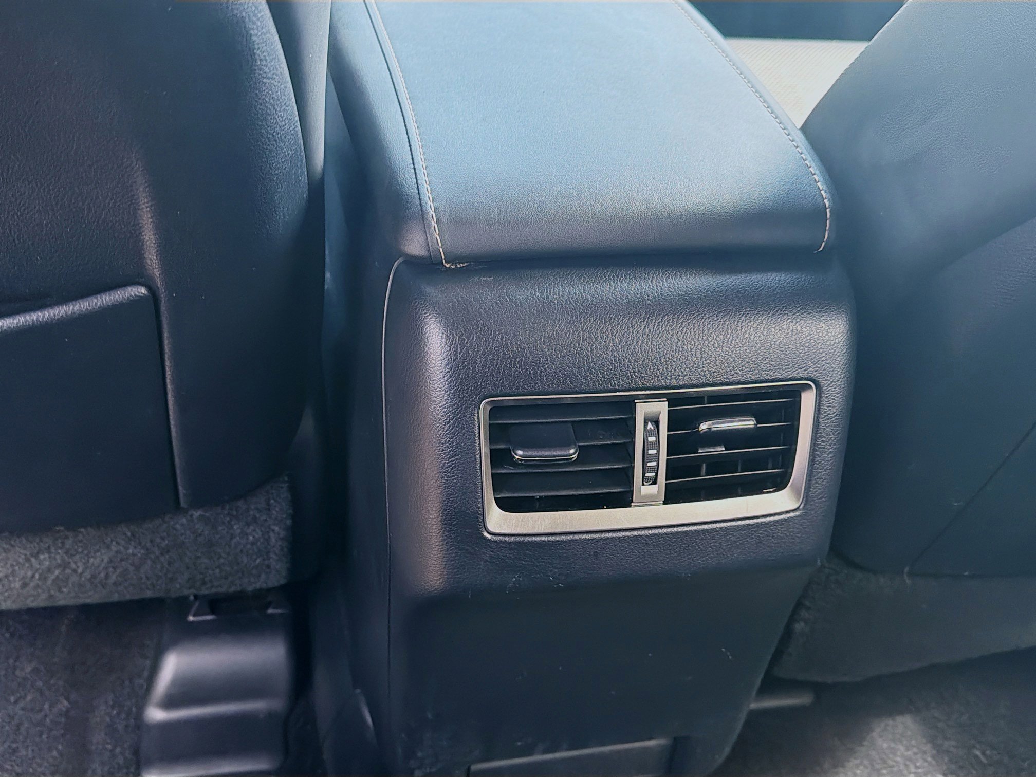 Used 2022 Lexus RX 350L Premium w/ Premium Package image 23