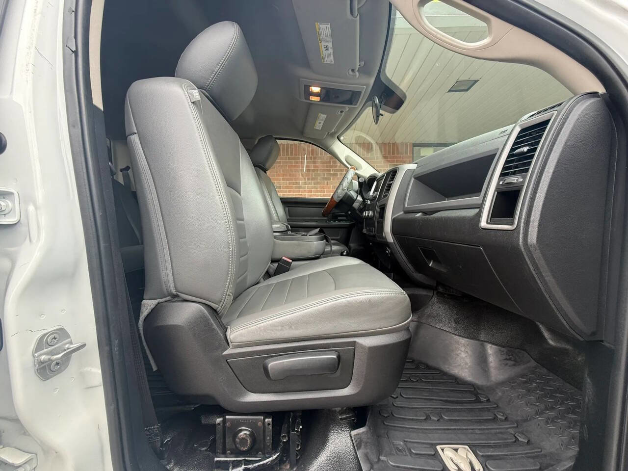 Used 2018 RAM 2500 Tradesman w/ Chrome Appearance Group AWD/4WD image 7