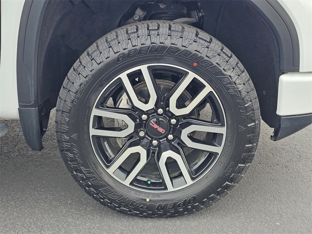 Used 2022 GMC Sierra 1500 AT4 w/ AT4 Premium Package image 9