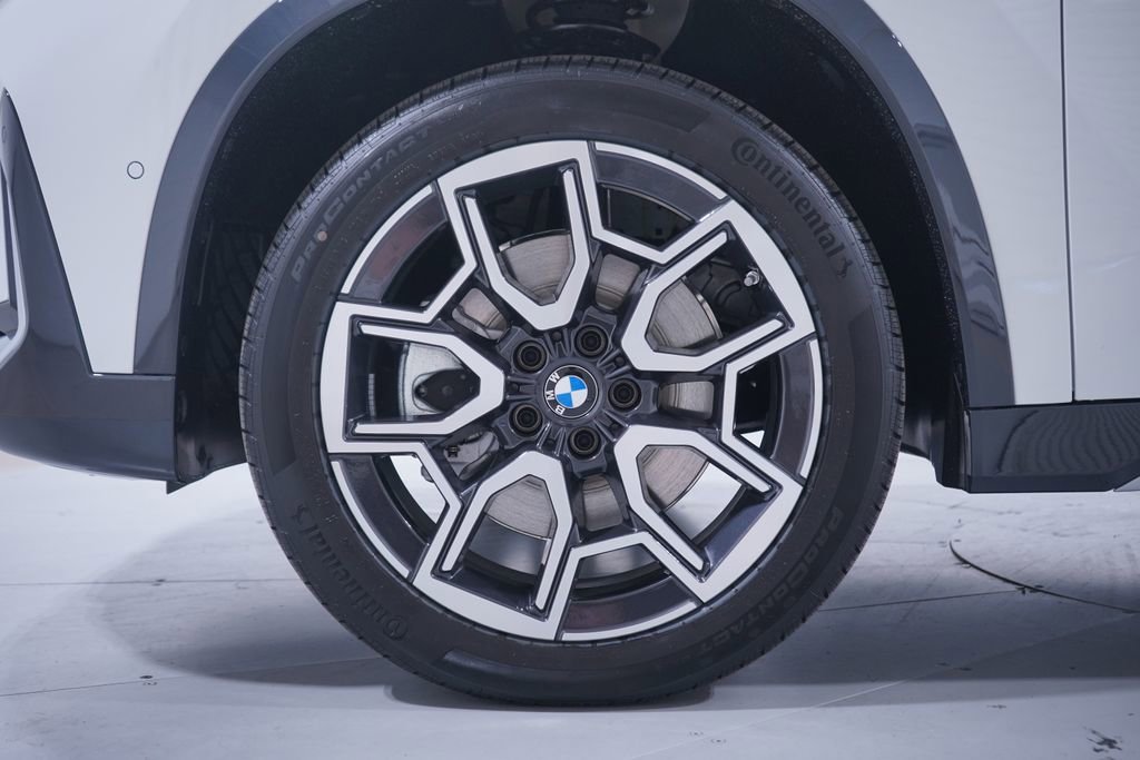 New 2026 BMW X1 xDrive28i w/ Convenience Package image 2