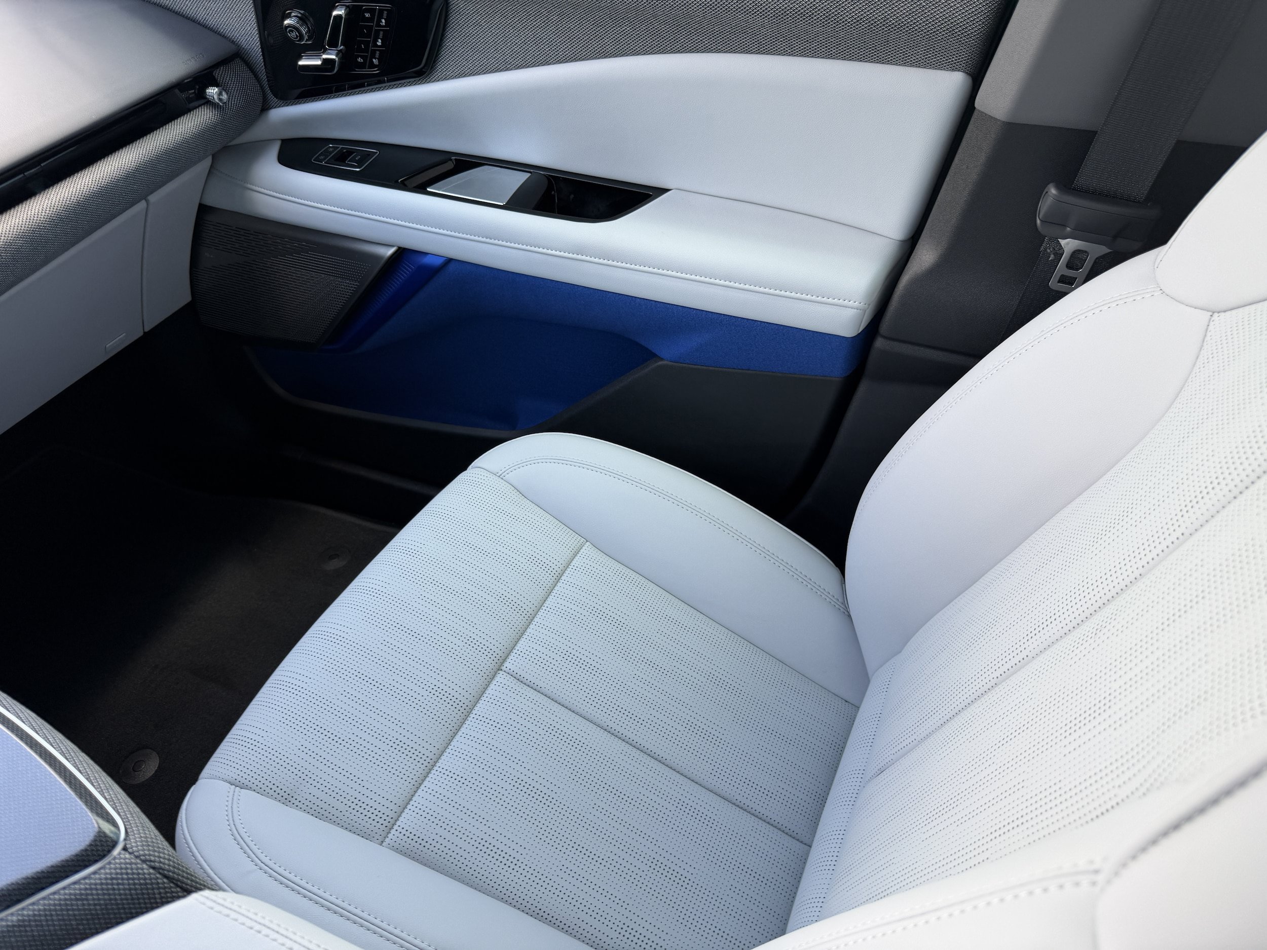 New 2026 Cadillac Optiq Luxury 2 RWD image 16